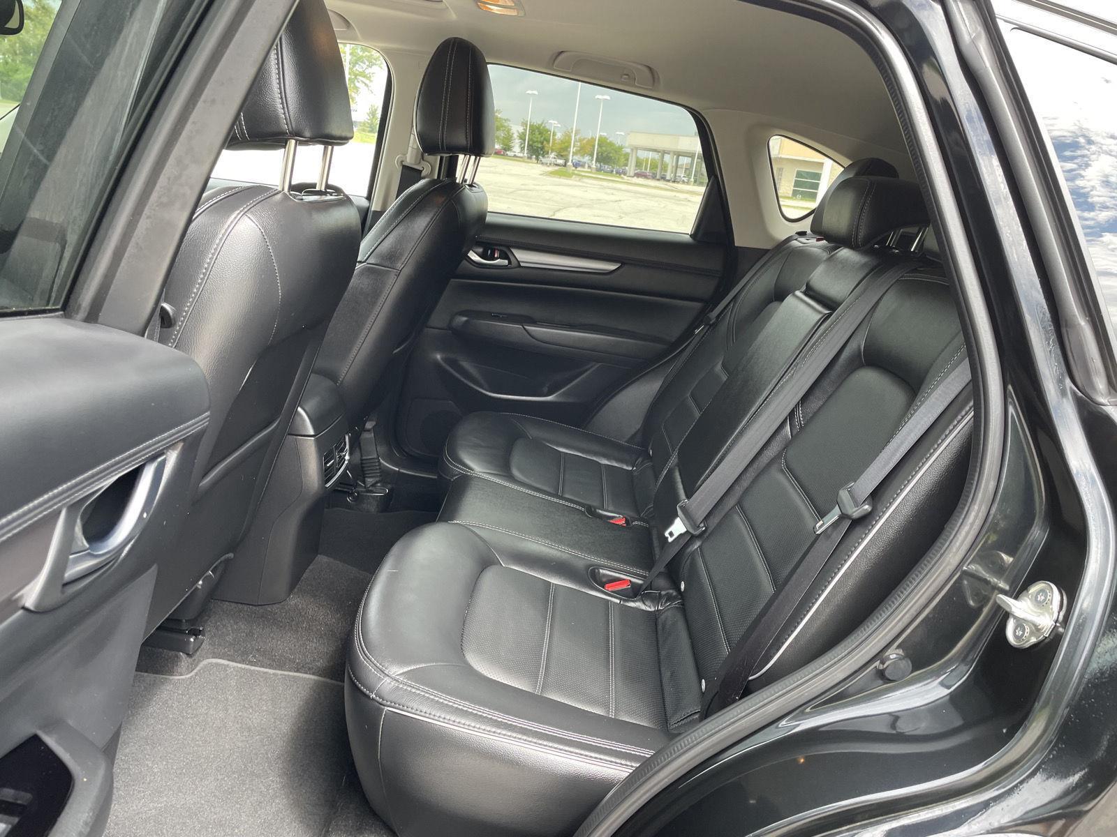 Vehicle photo 19