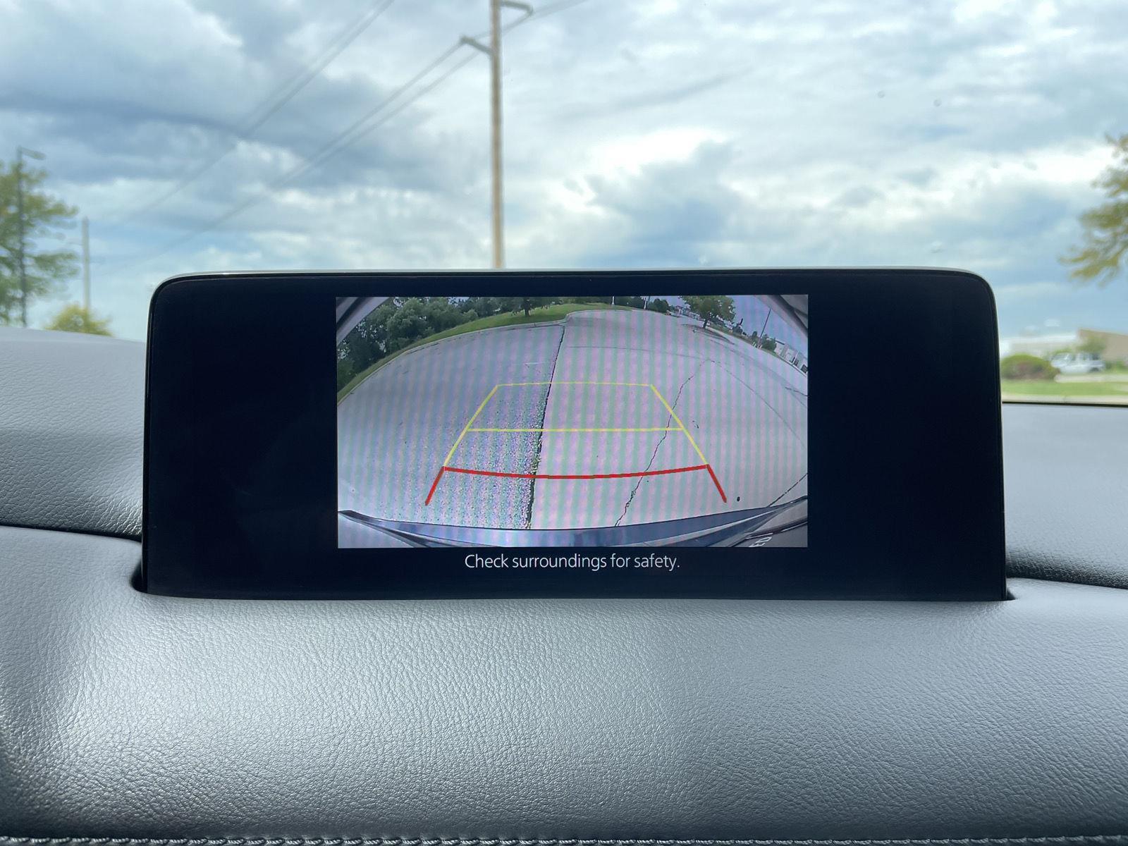 Vehicle photo 23