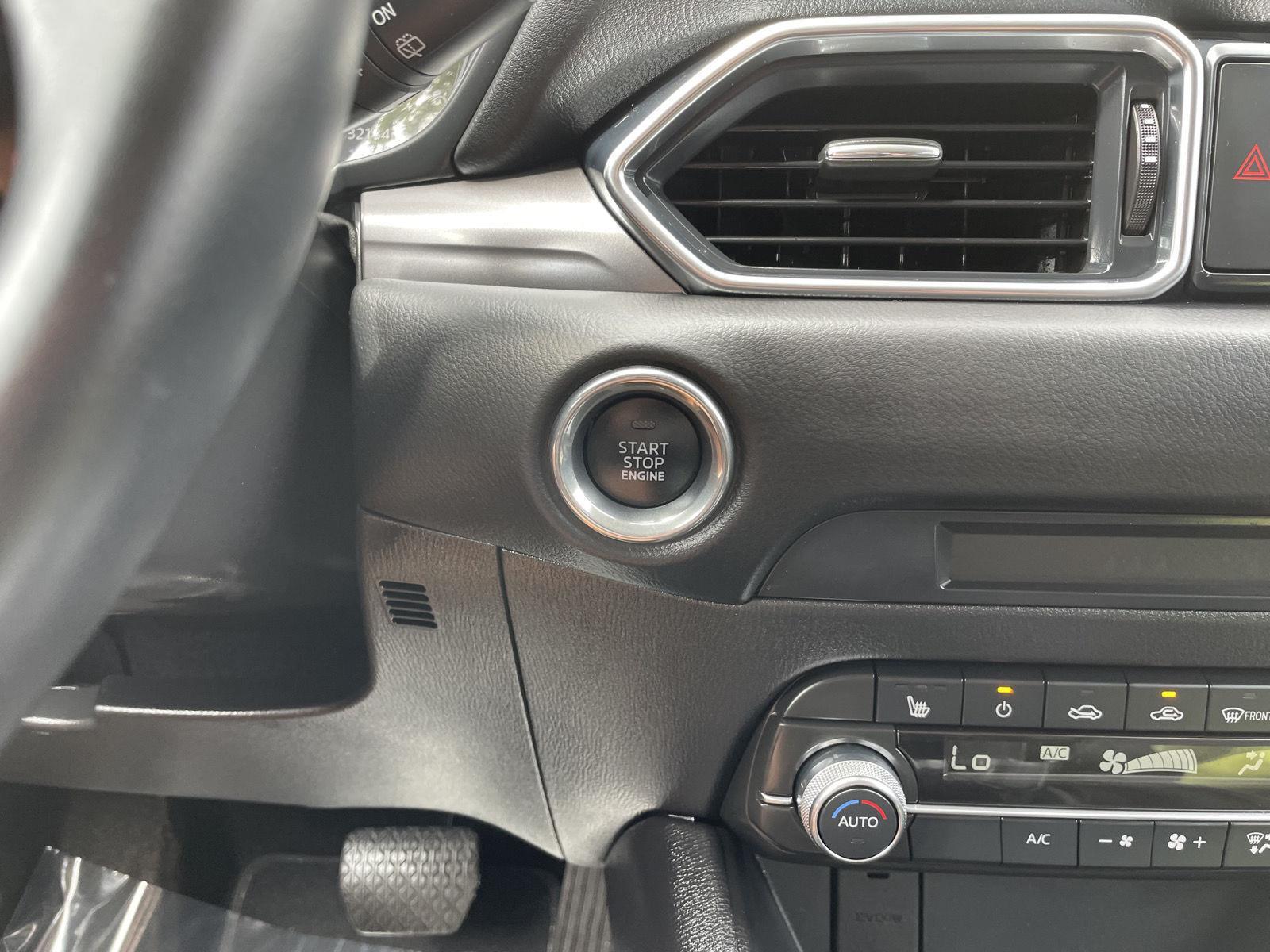 Vehicle photo 24