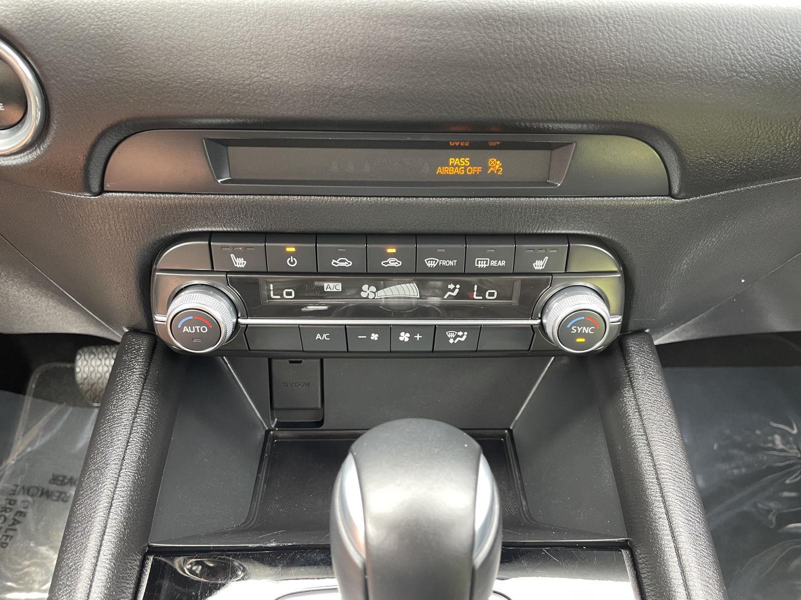 Vehicle photo 24