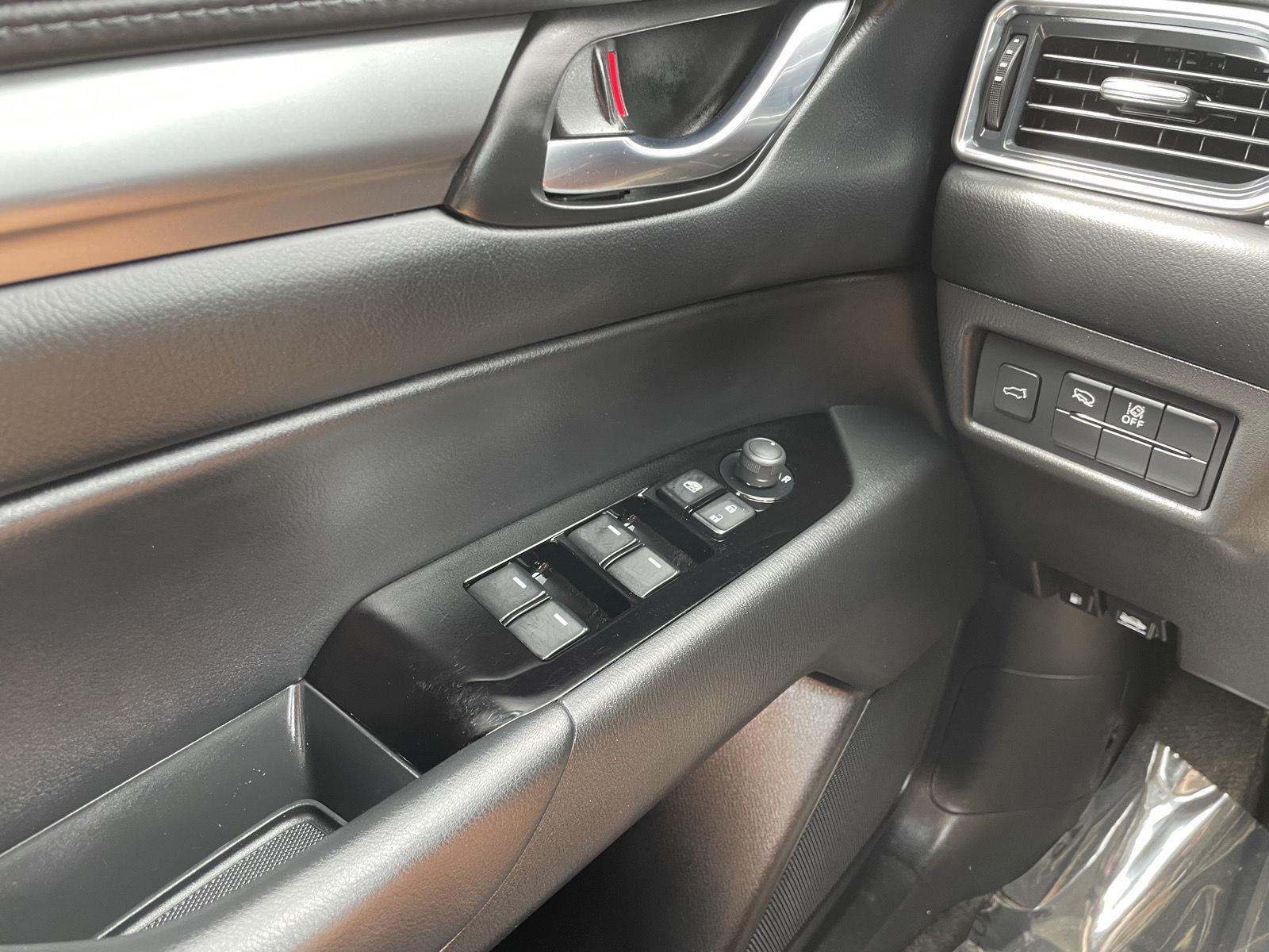 Vehicle photo 27