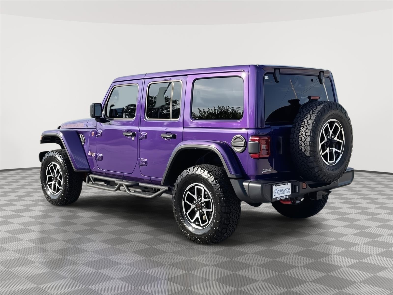 Vehicle photo 9