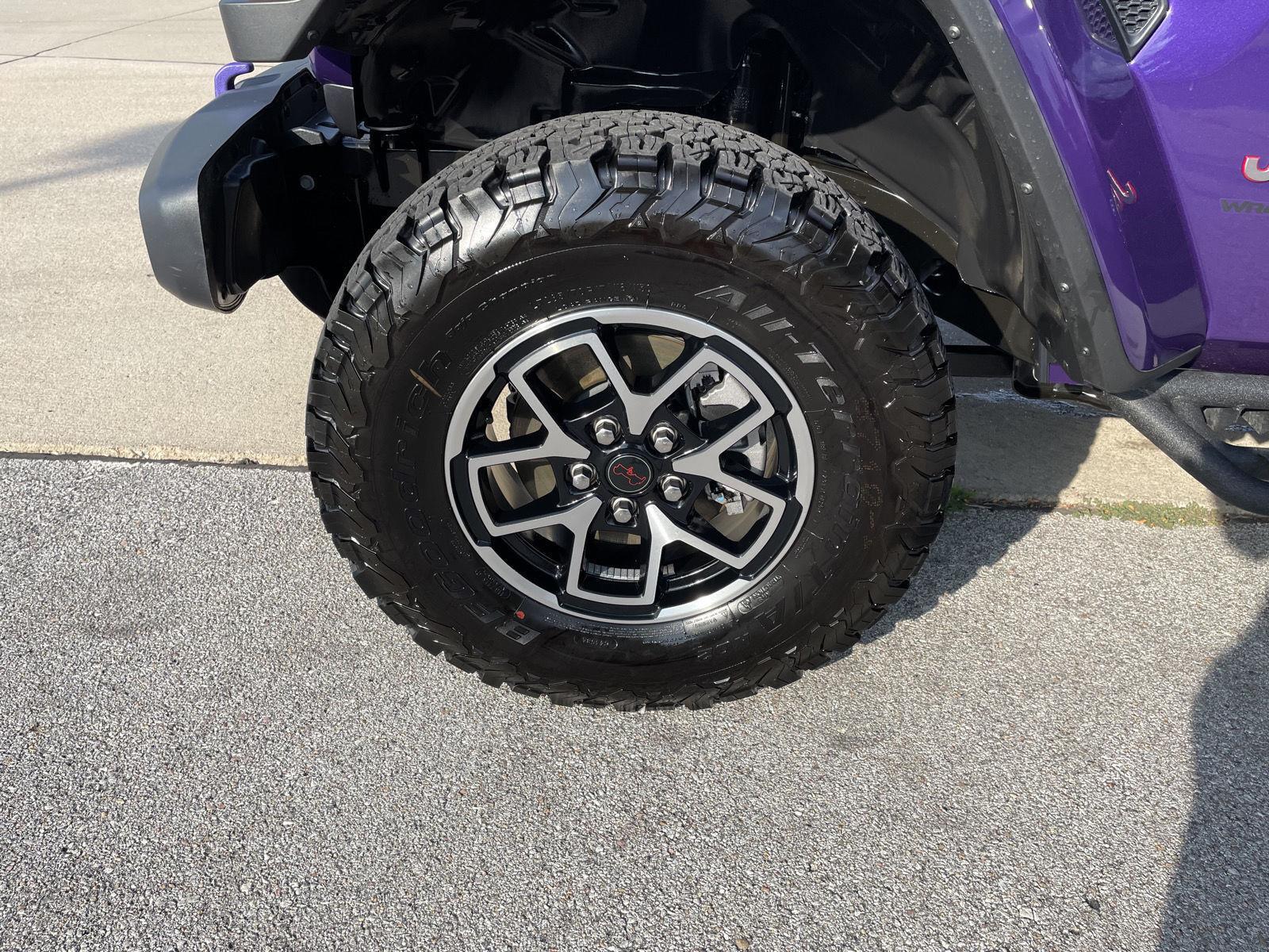 Vehicle photo 10