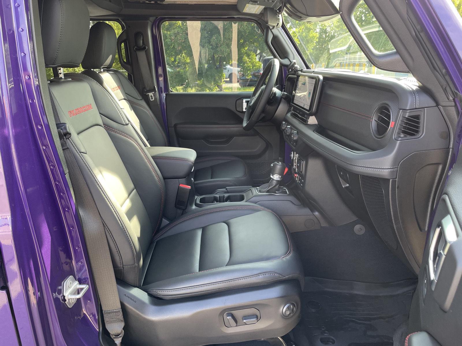 Vehicle photo 19