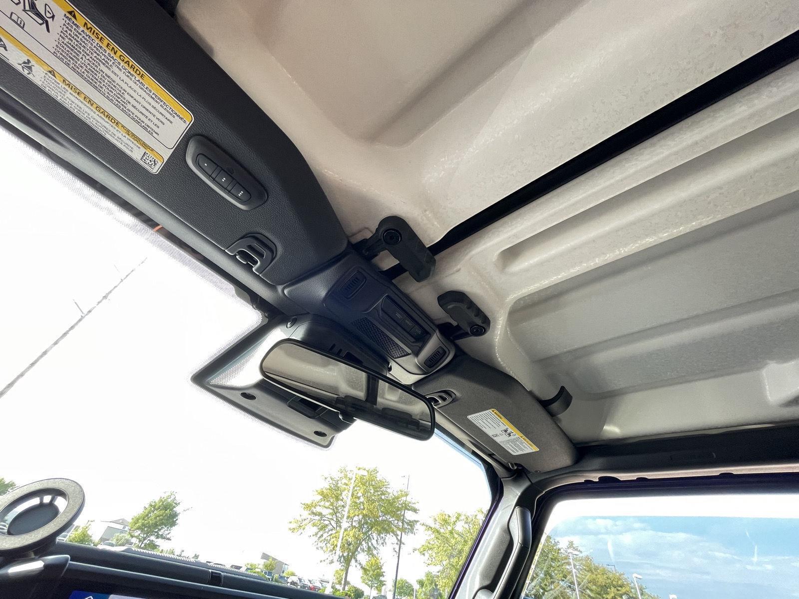 Vehicle photo 21