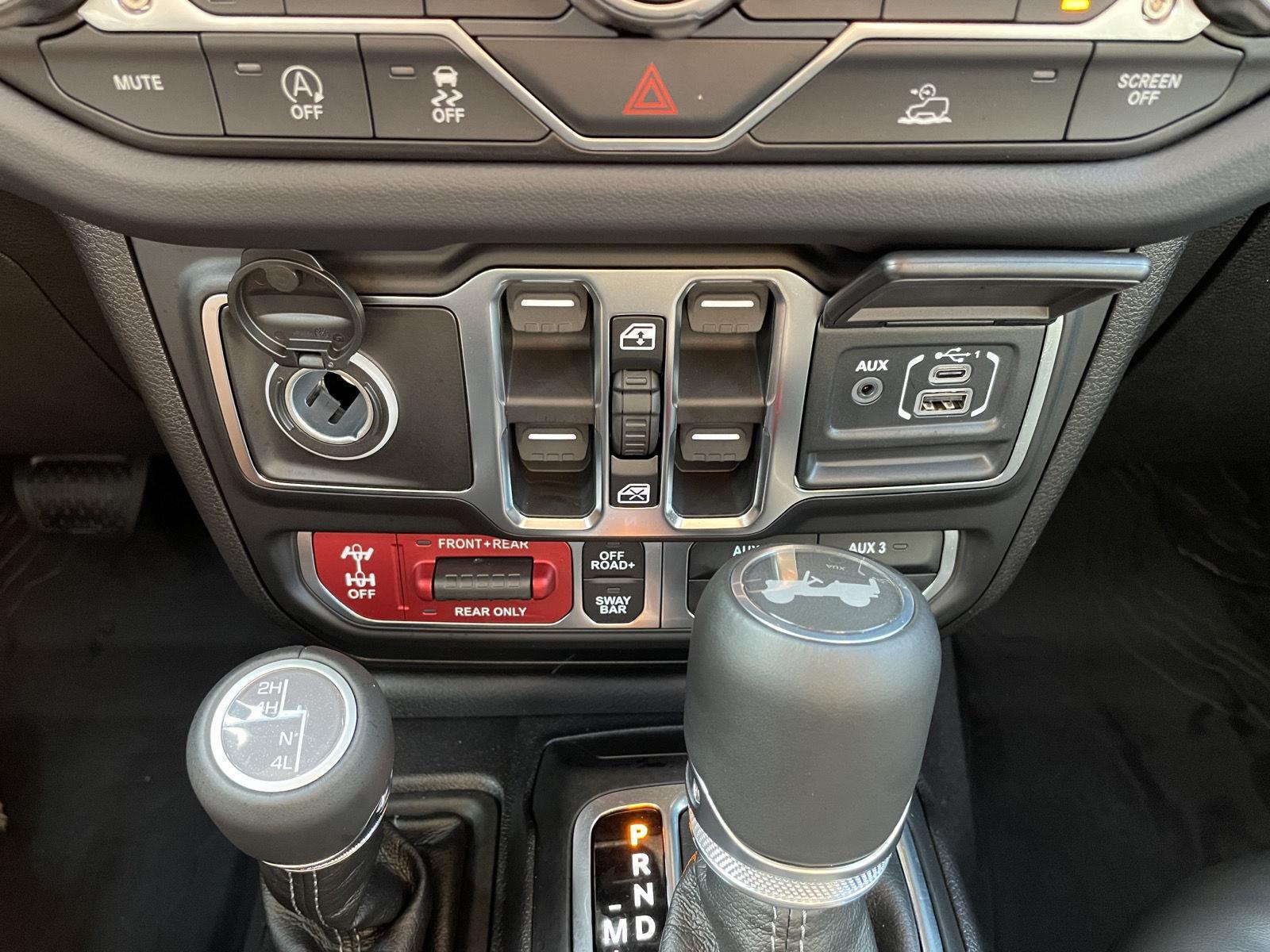 Vehicle photo 27