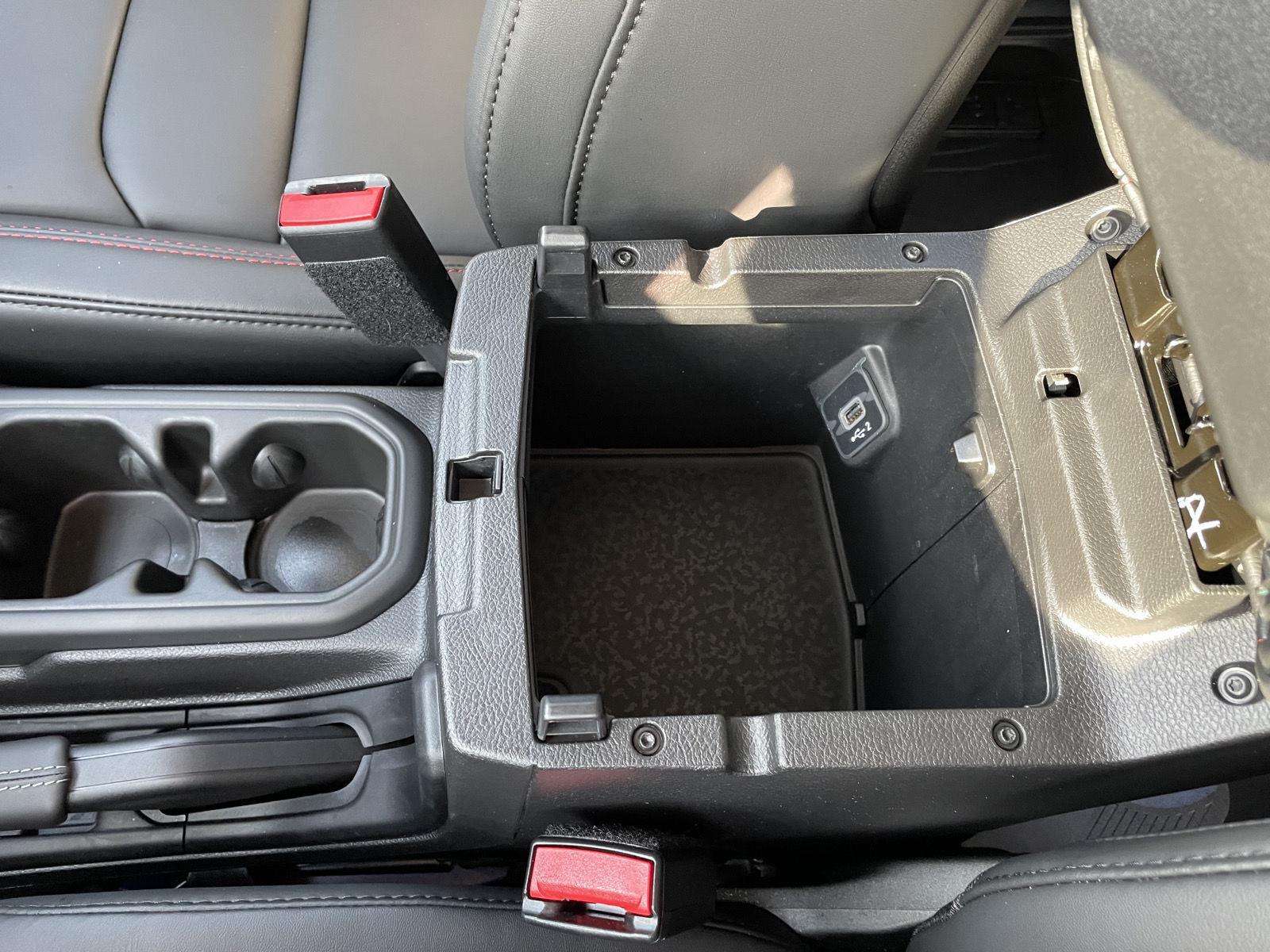 Vehicle photo 29