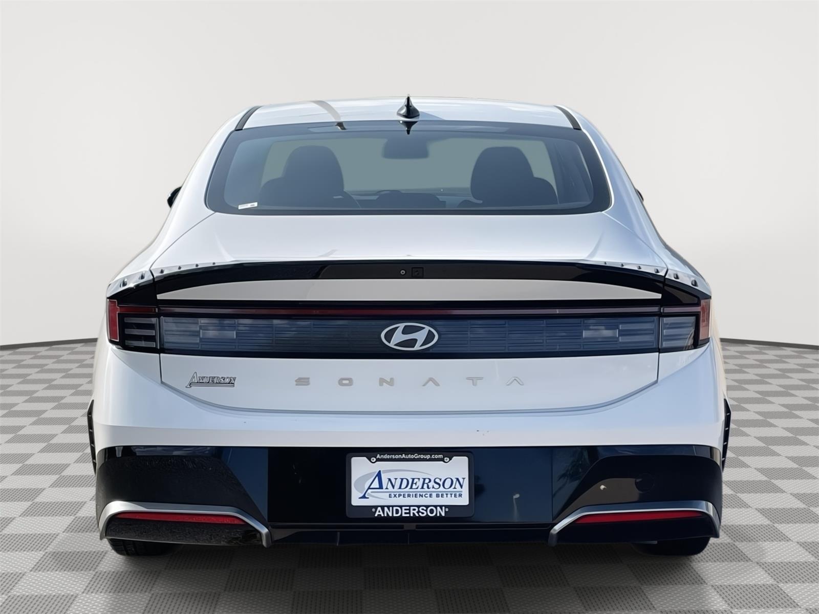 Vehicle photo 8