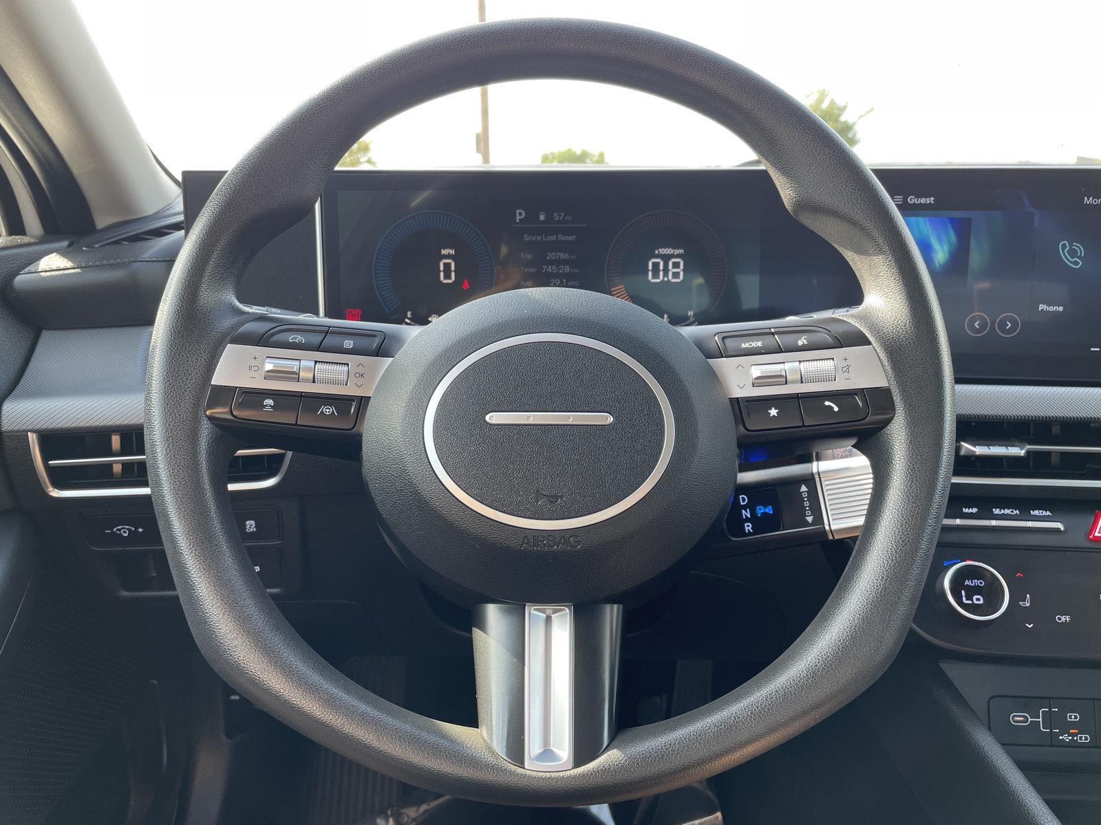 Vehicle photo 11