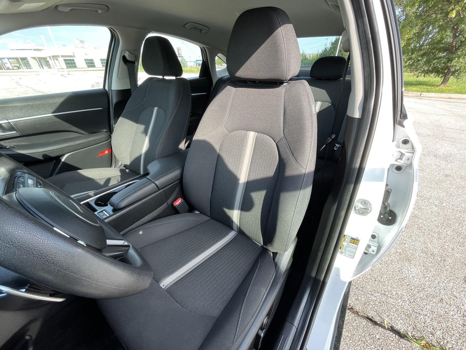 Vehicle photo 17