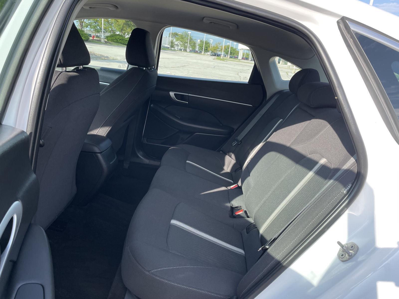 Vehicle photo 19