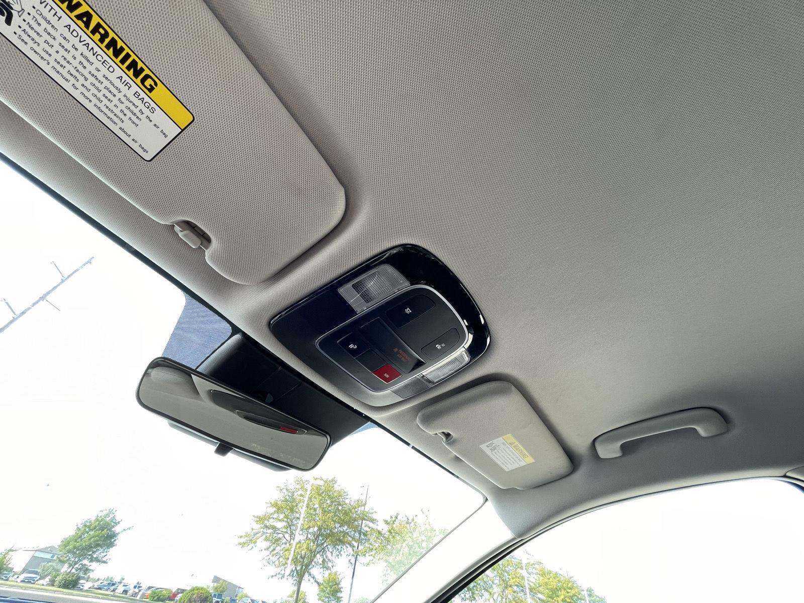 Vehicle photo 20