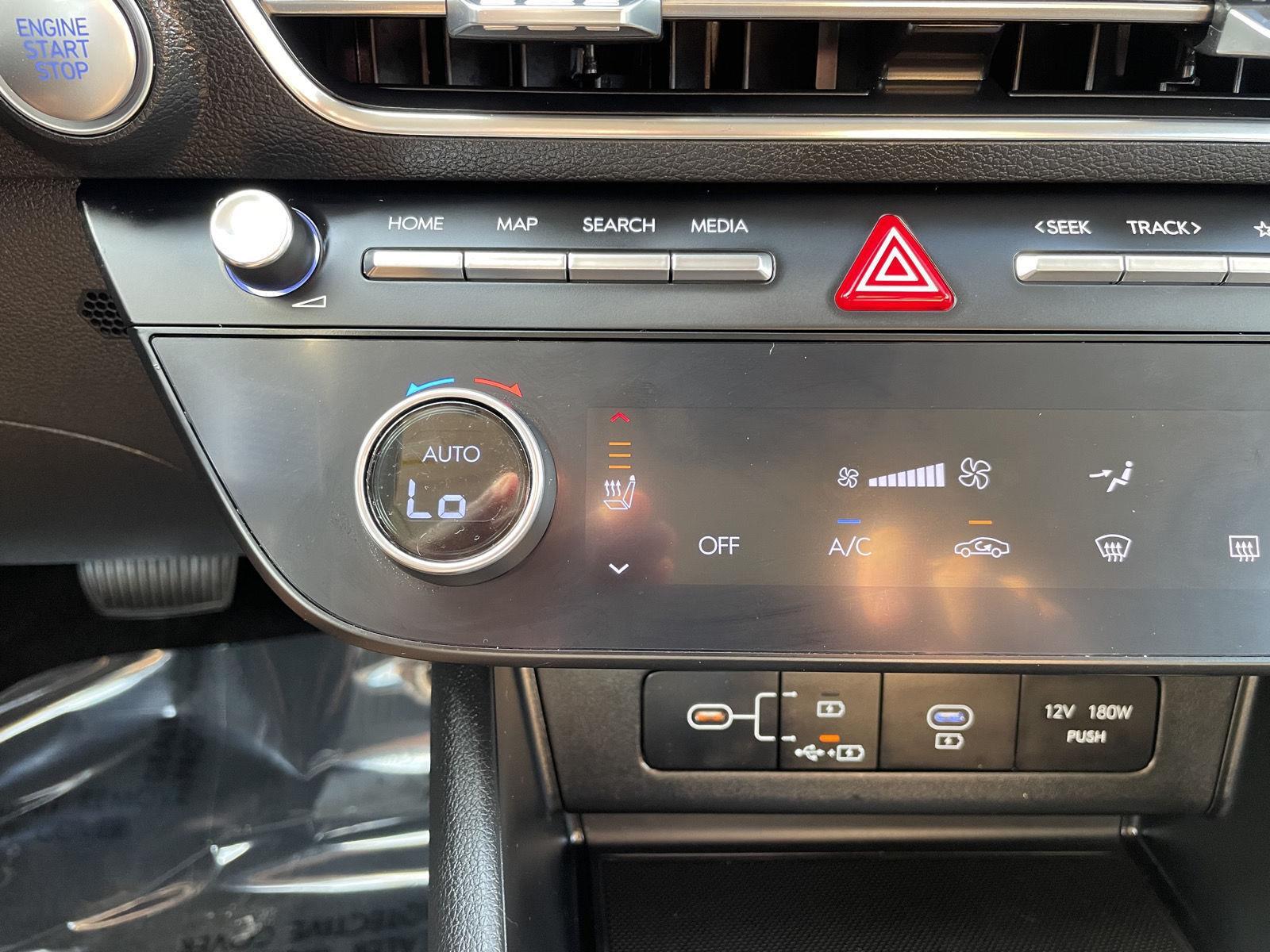 Vehicle photo 25