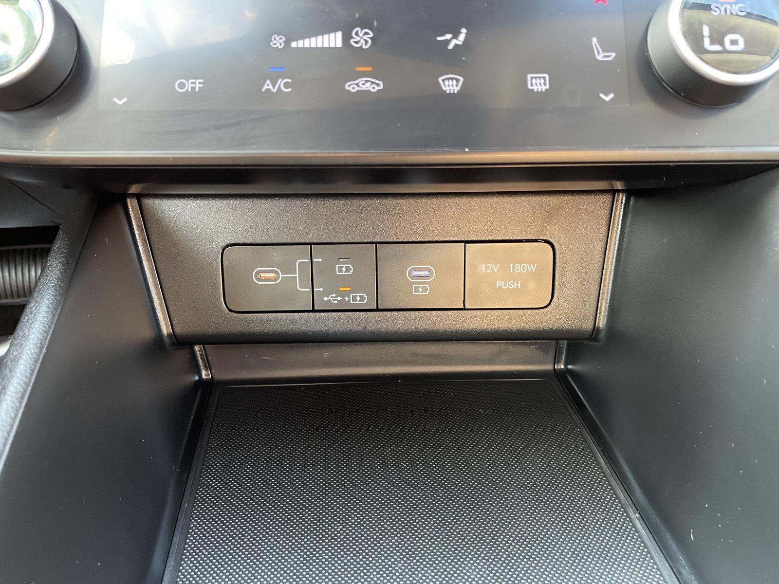 Vehicle photo 26