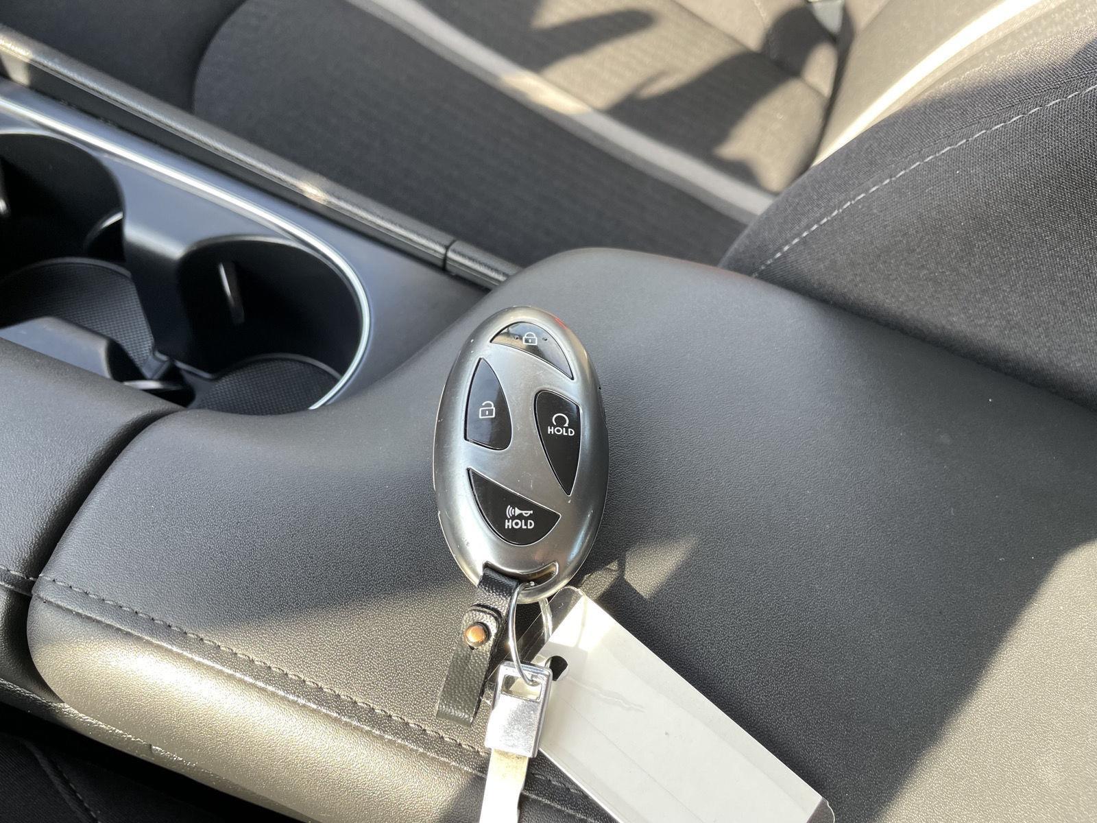 Vehicle photo 34