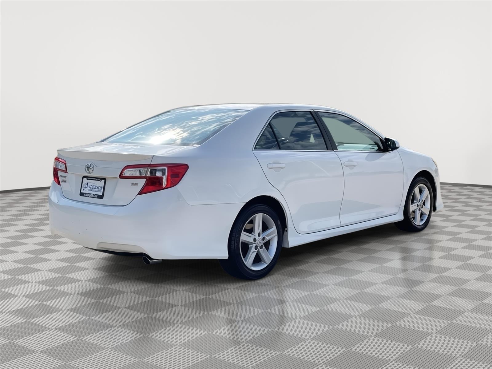 Vehicle photo 7