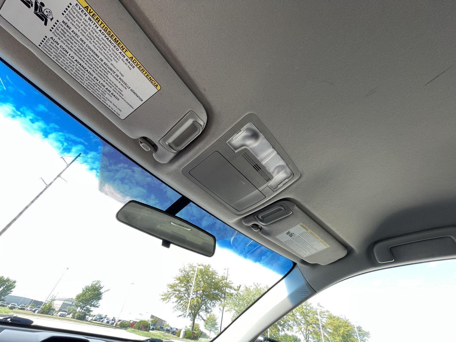 Vehicle photo 20