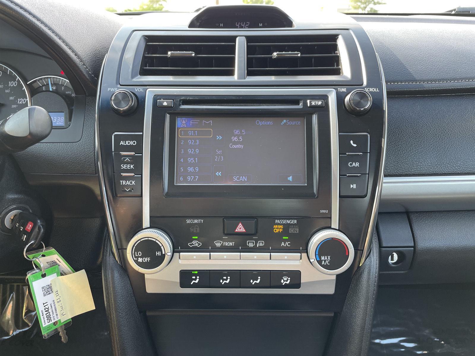 Vehicle photo 21