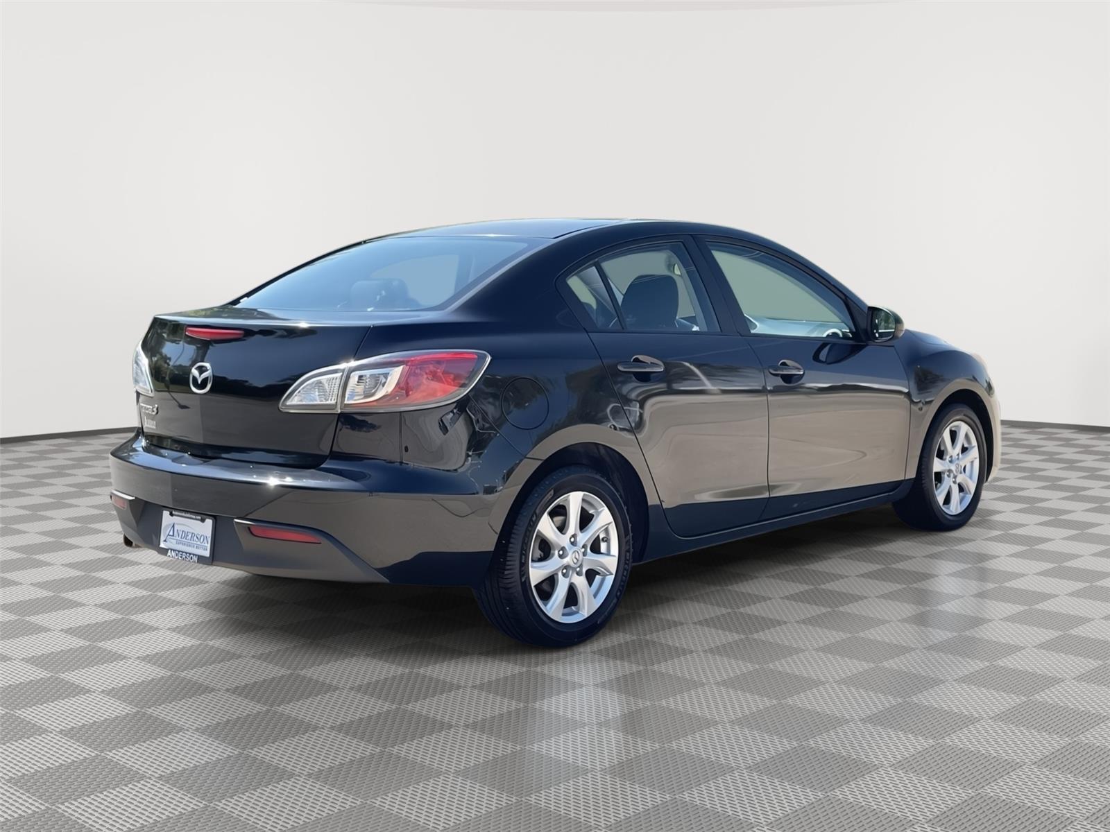 Vehicle photo 7