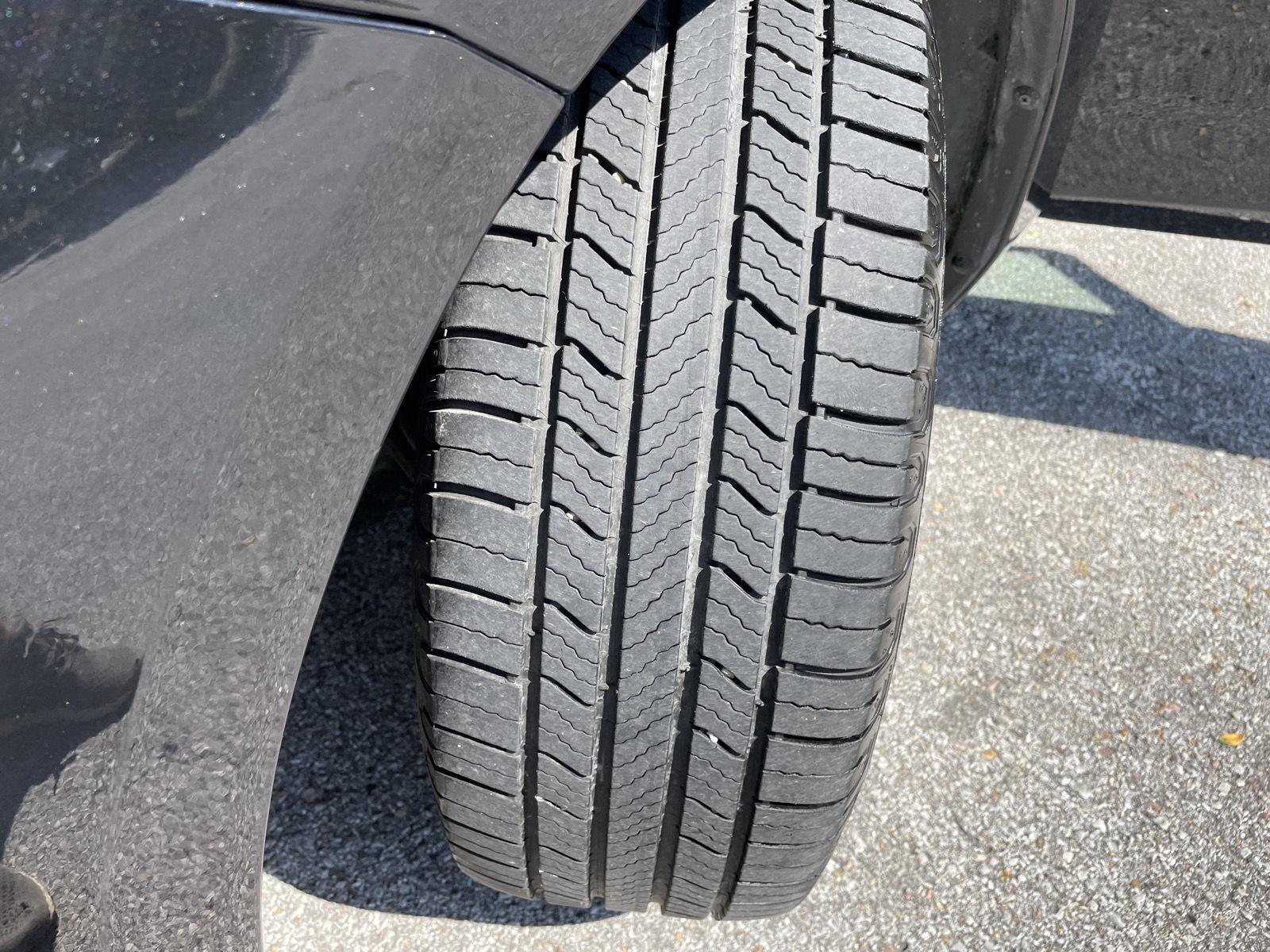 Vehicle photo 11