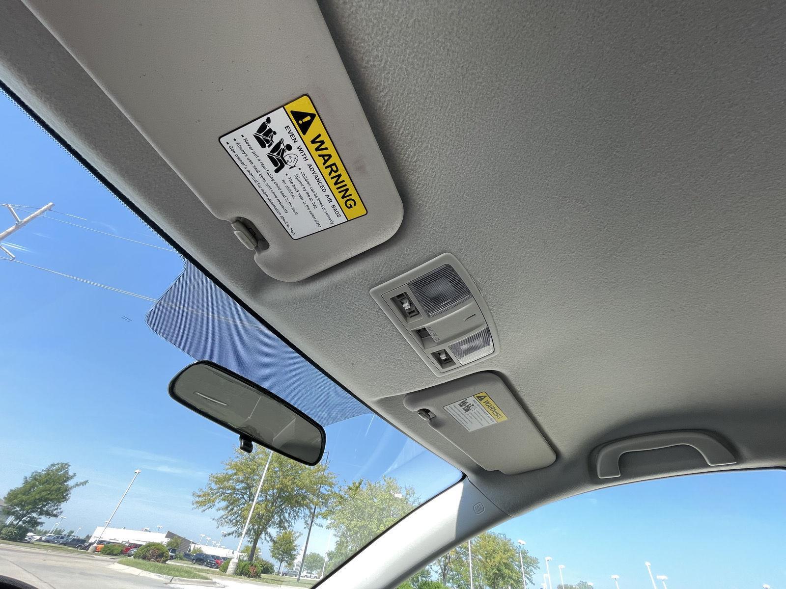 Vehicle photo 21