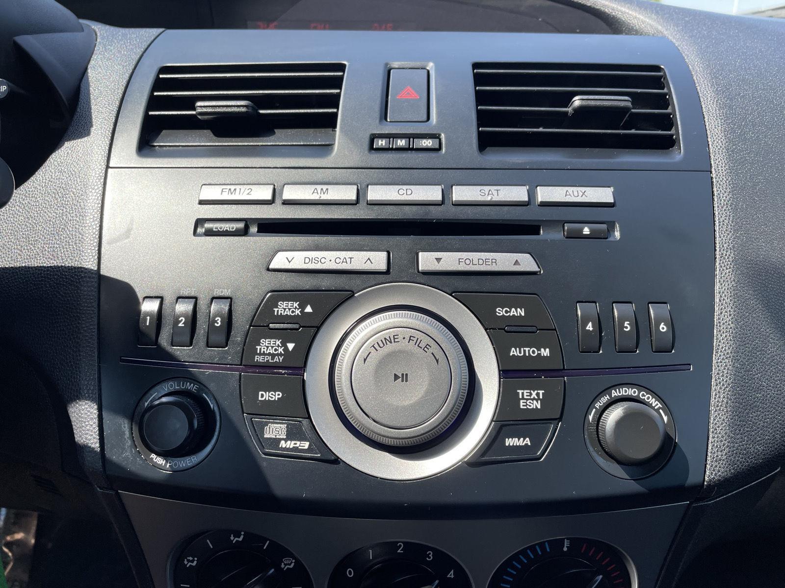 Vehicle photo 23