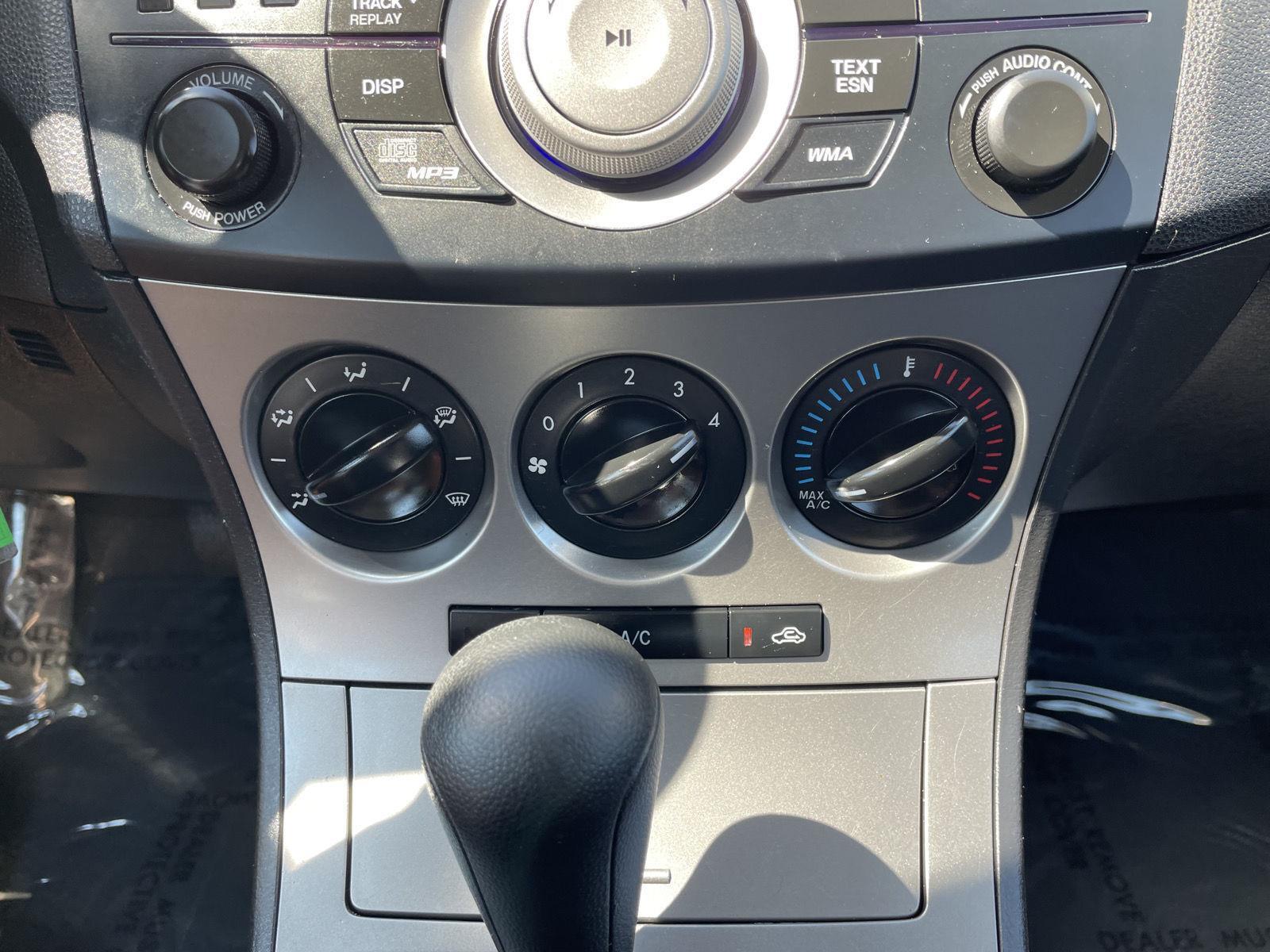 Vehicle photo 24