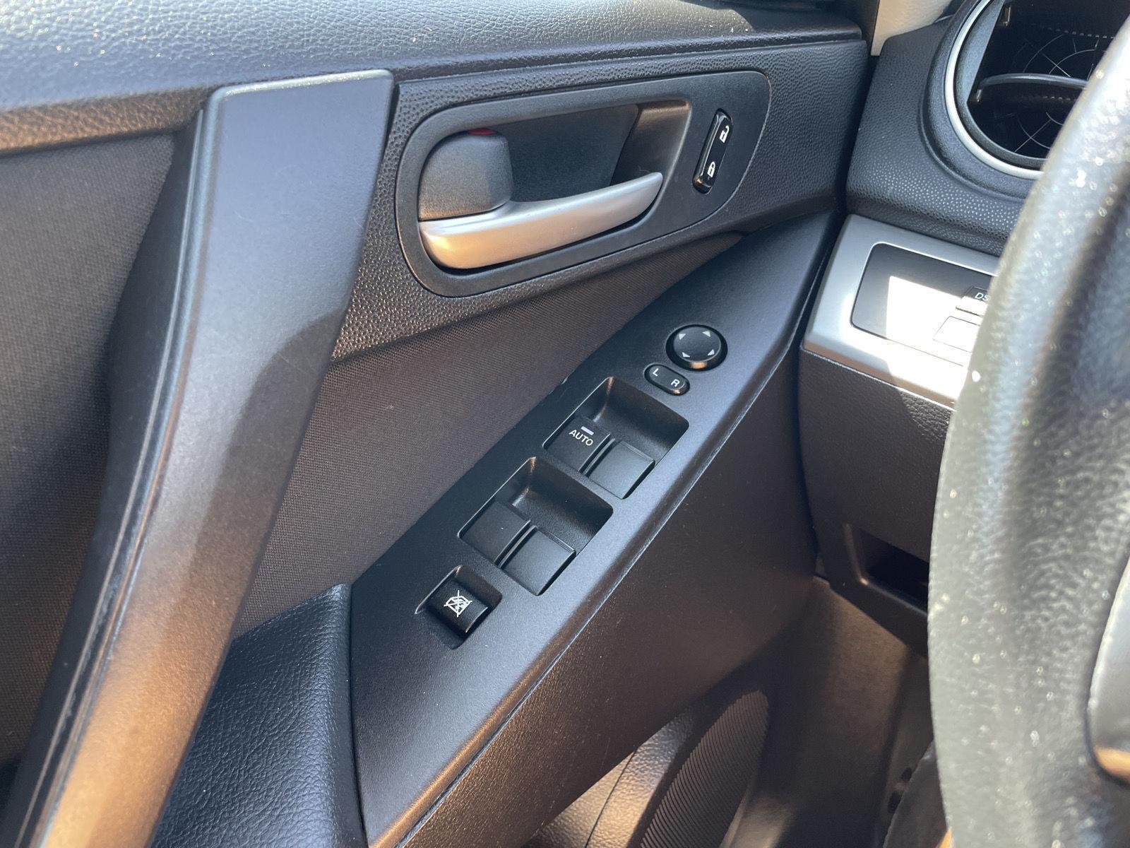 Vehicle photo 26