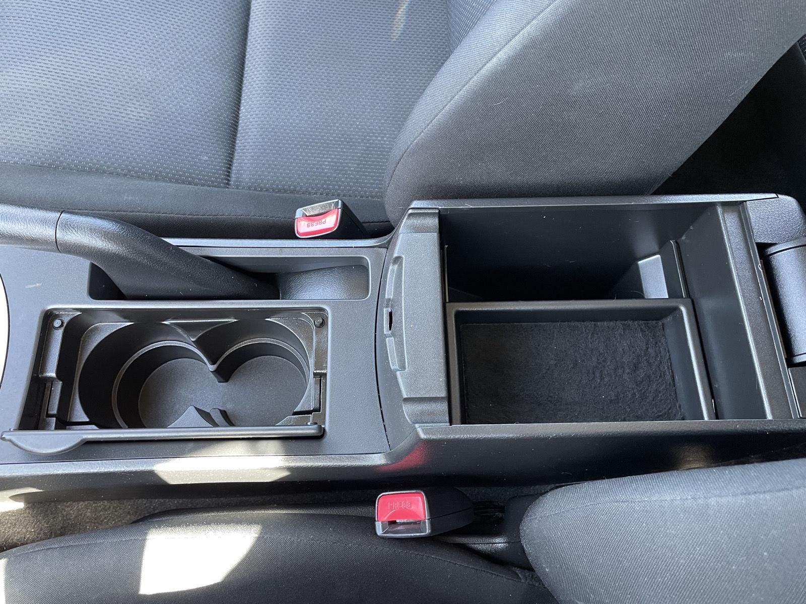 Vehicle photo 28
