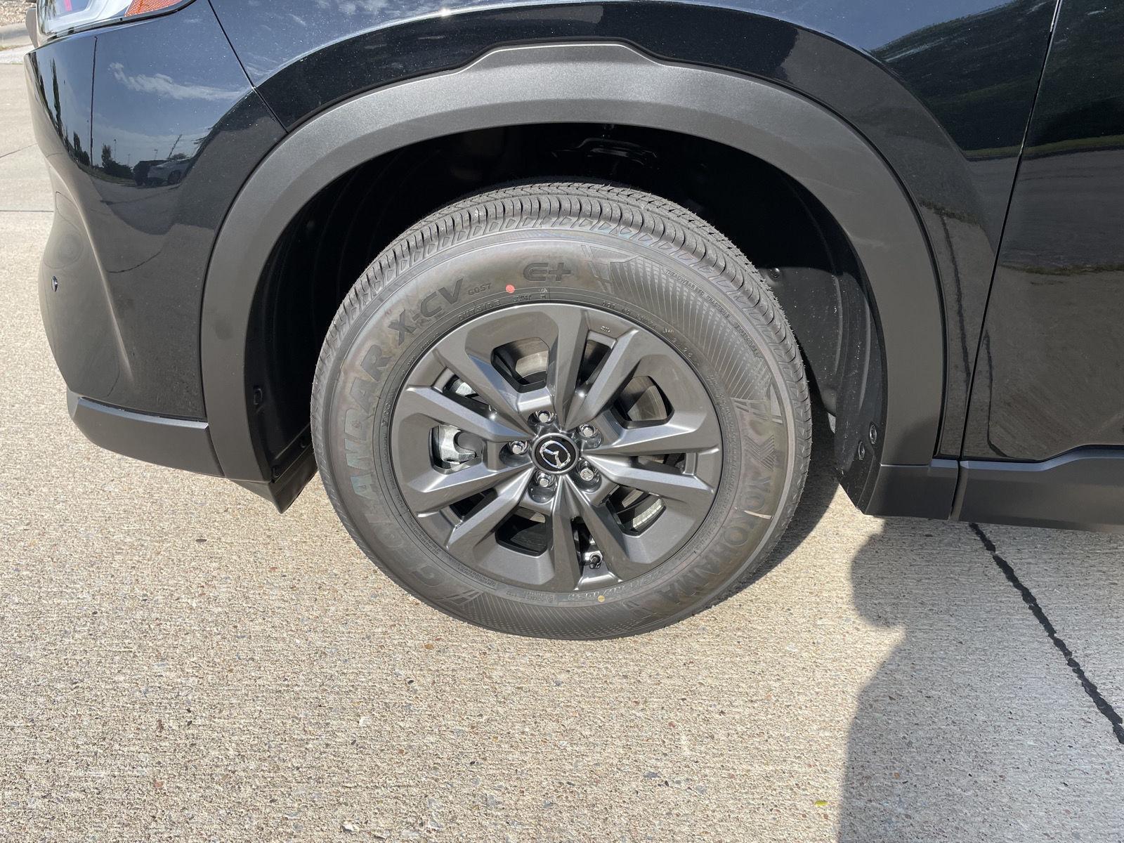 Vehicle photo 10
