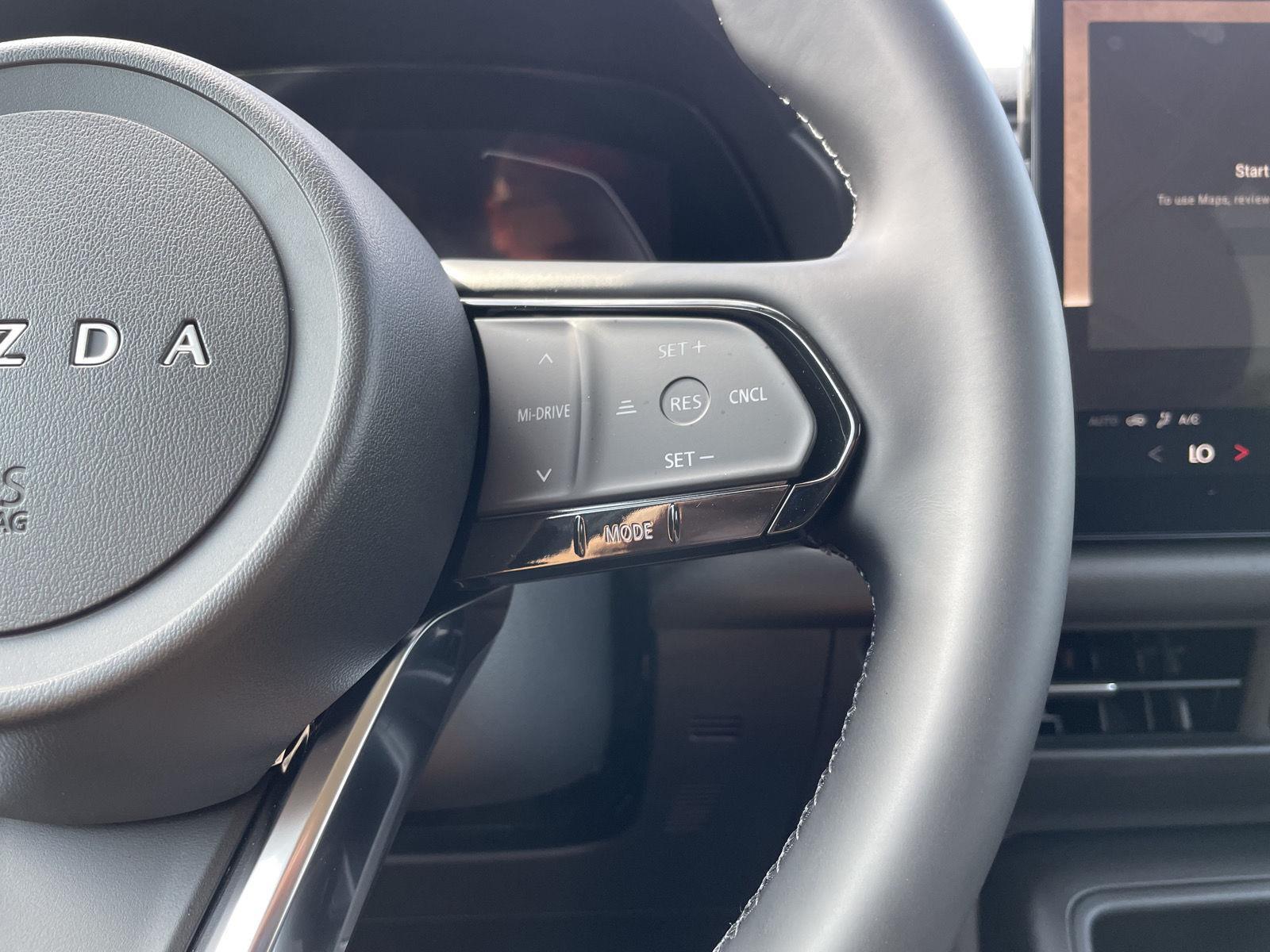 Vehicle photo 13