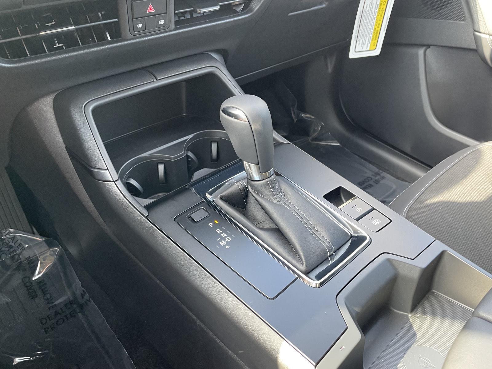 Vehicle photo 25