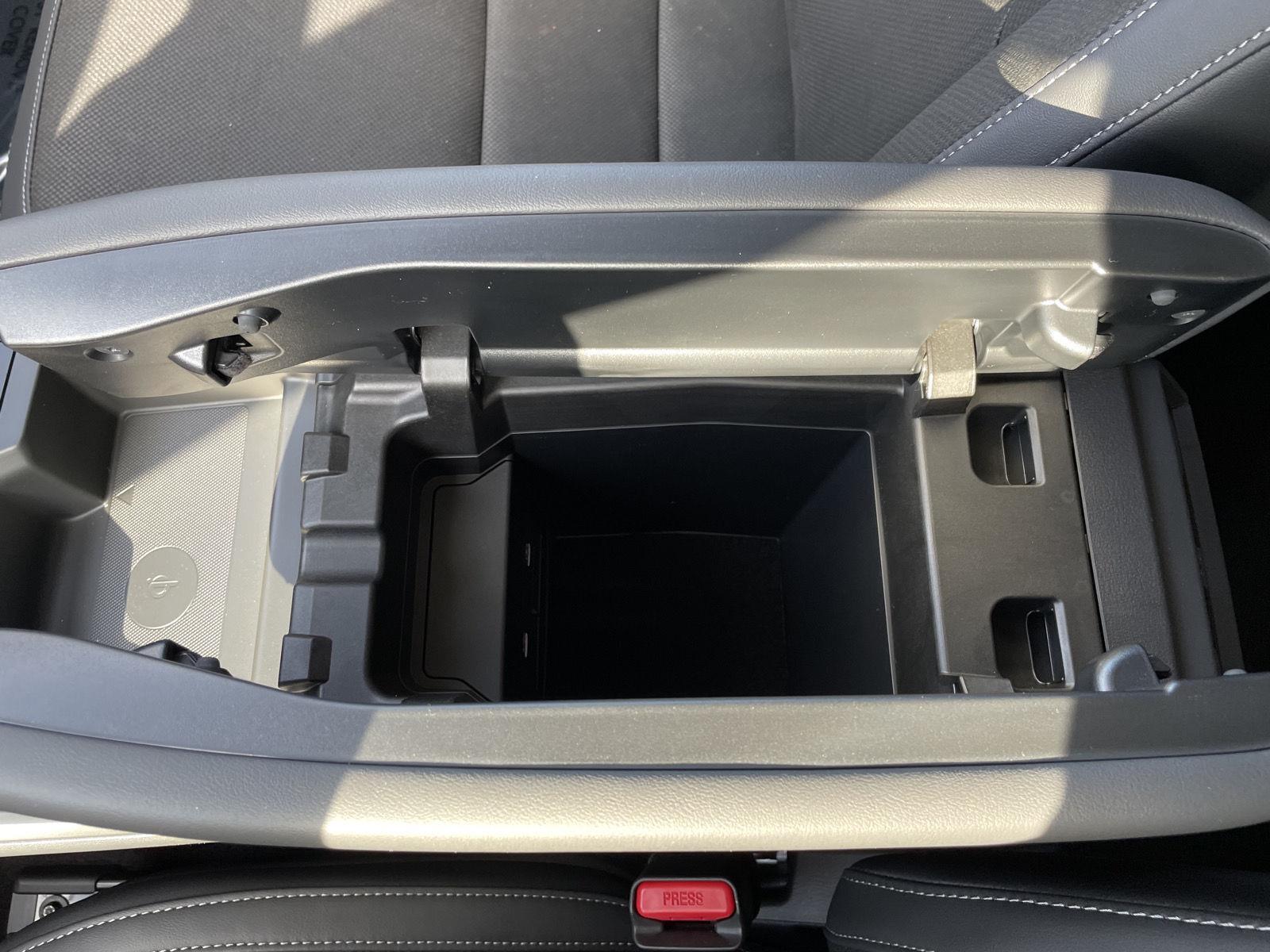 Vehicle photo 27