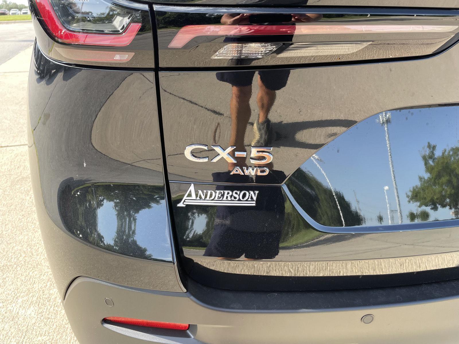 Vehicle photo 32