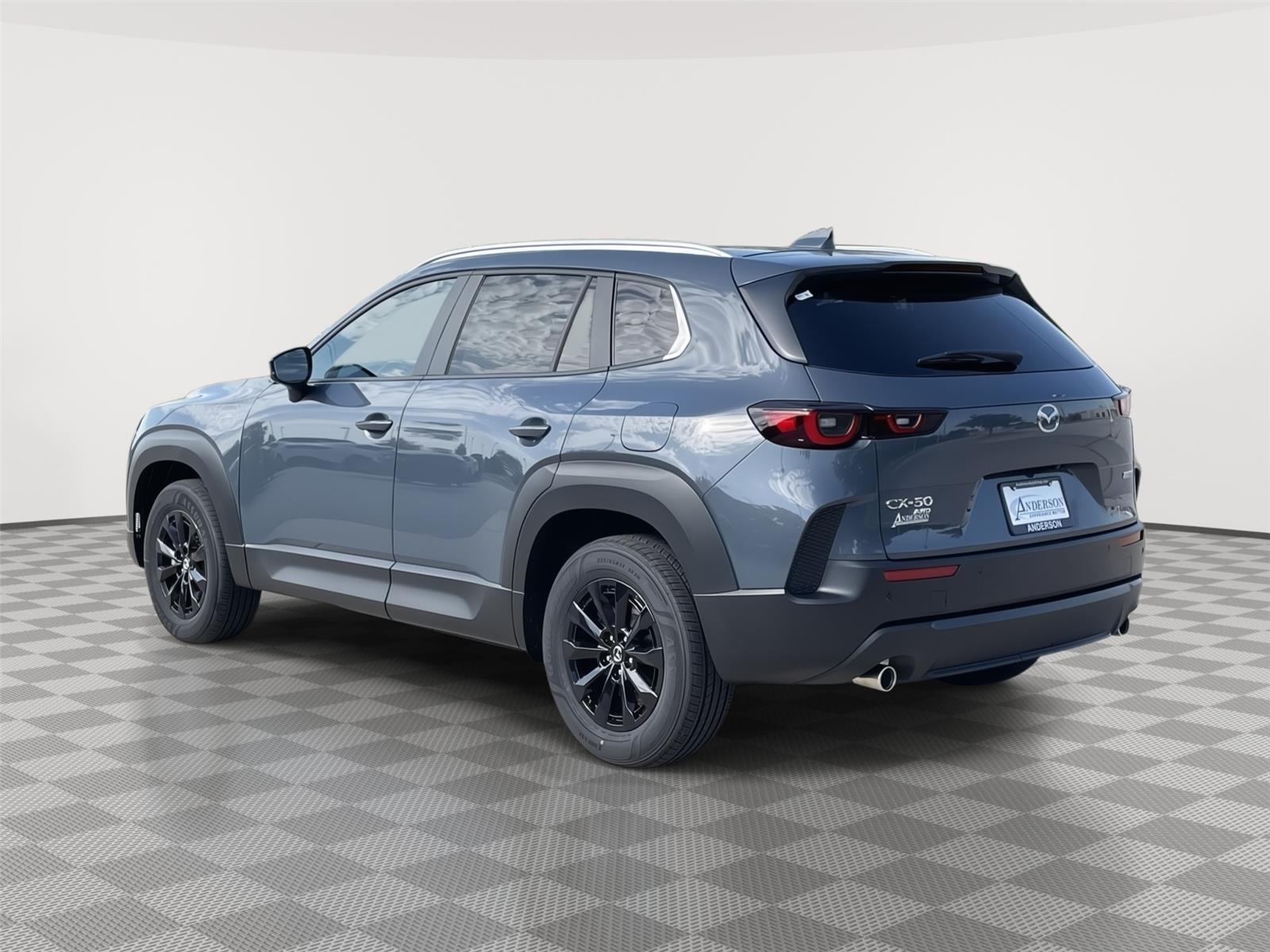 Vehicle photo 9