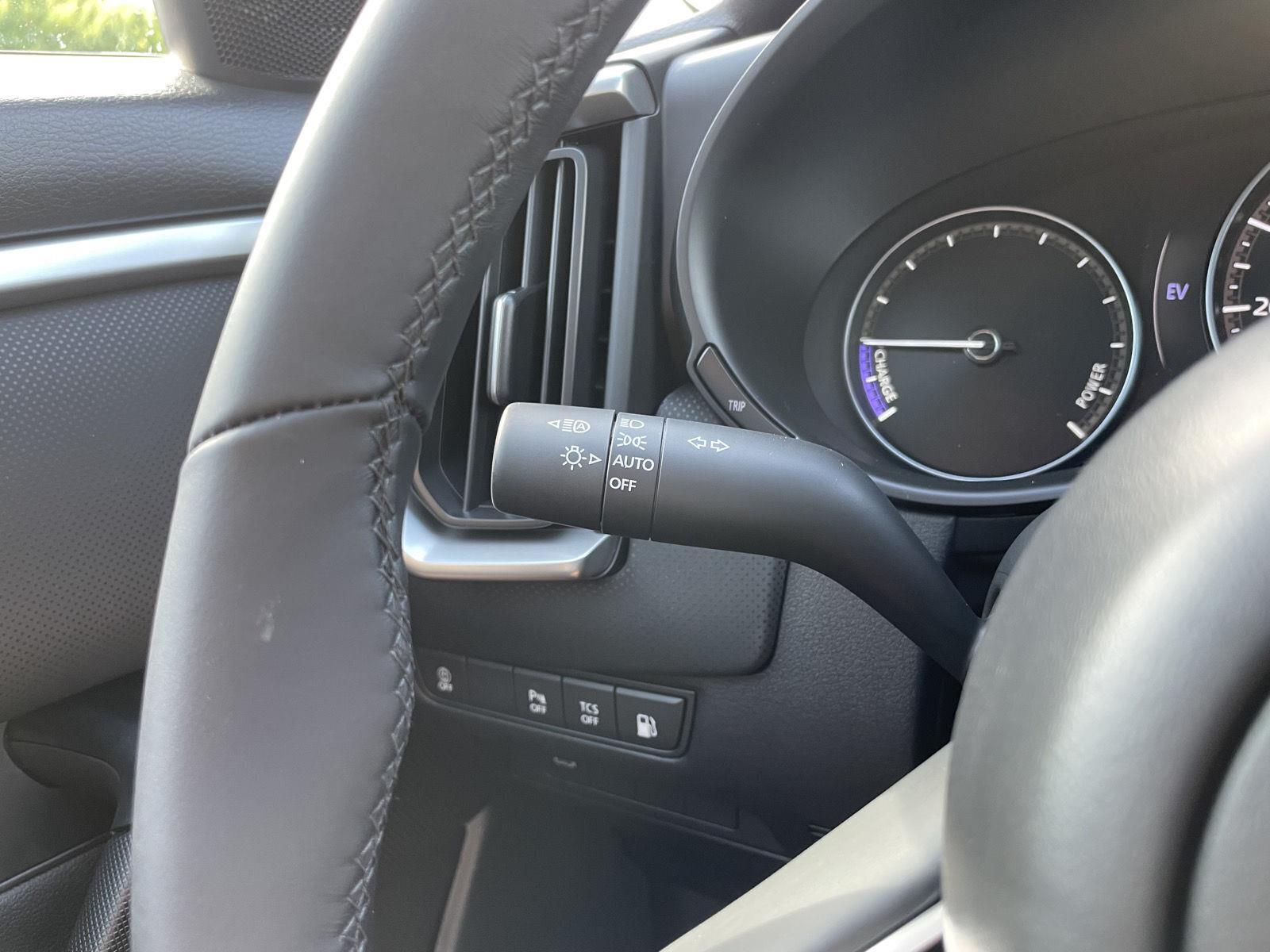 Vehicle photo 15