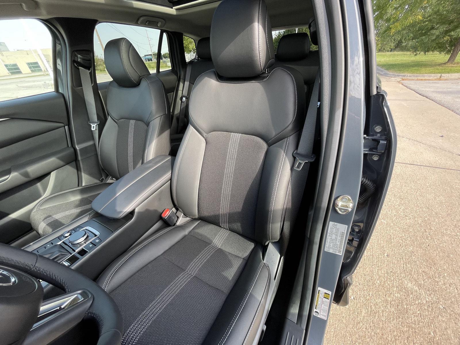 Vehicle photo 17