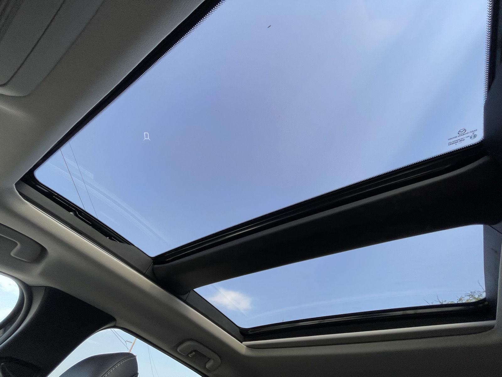 Vehicle photo 21