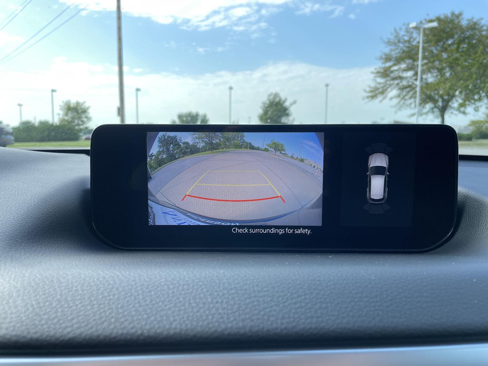 Vehicle photo 23