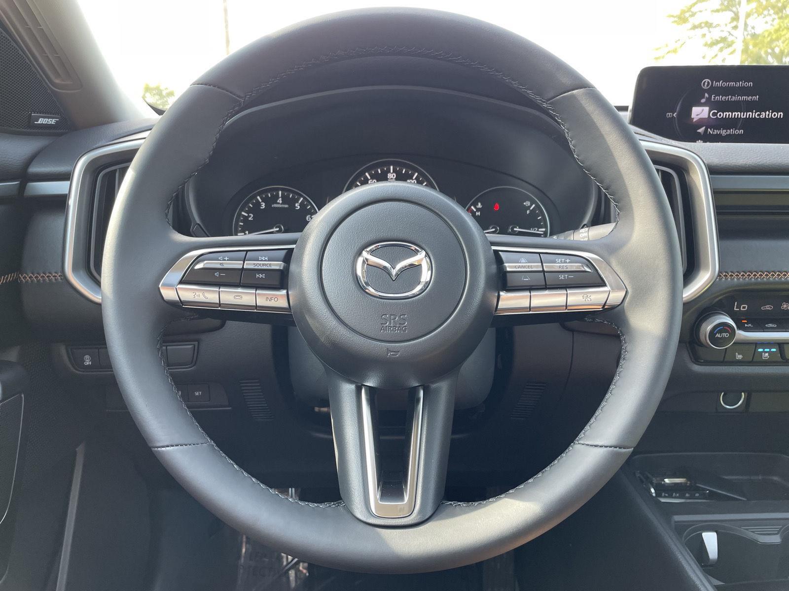Vehicle photo 11