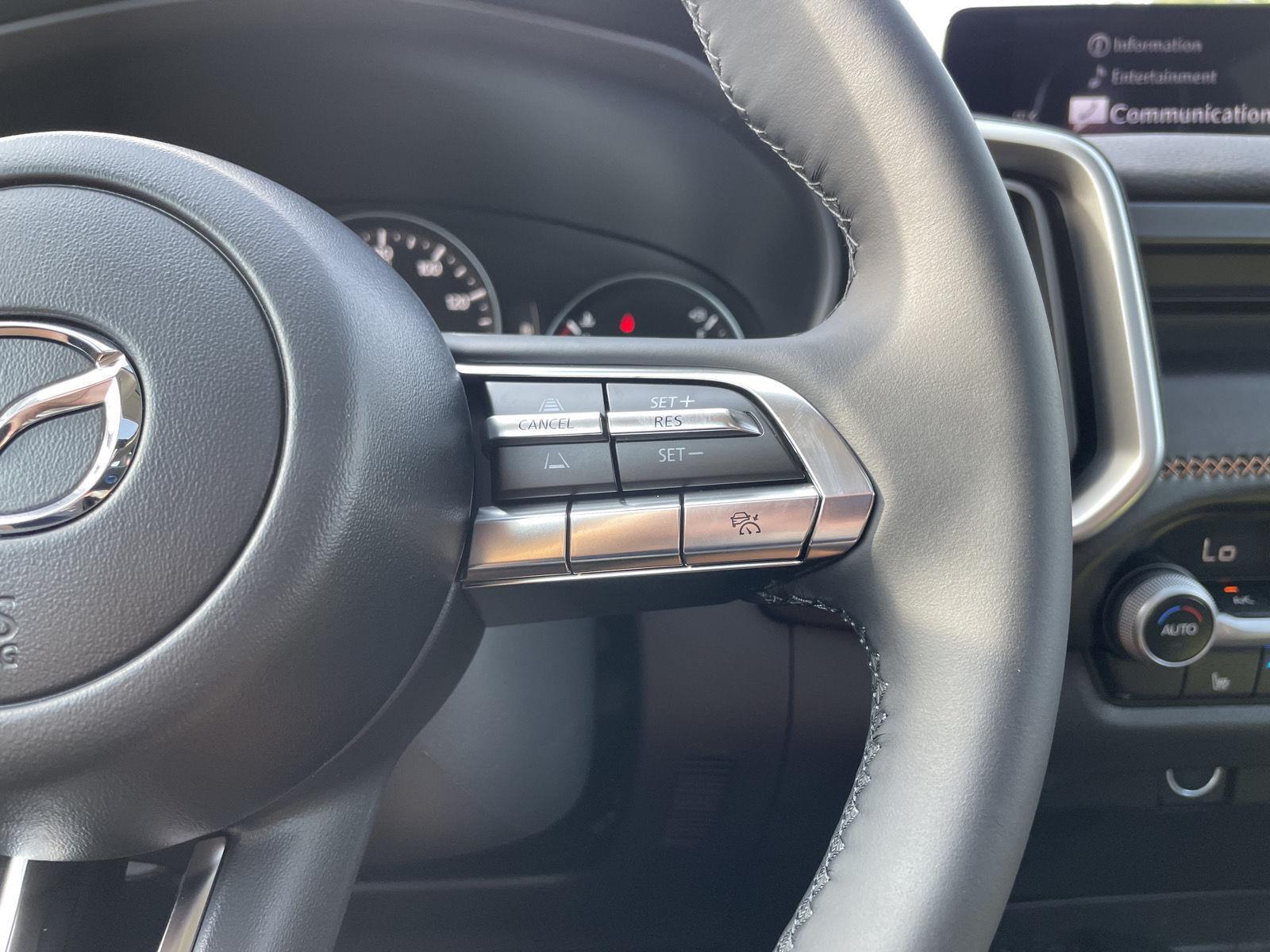 Vehicle photo 13