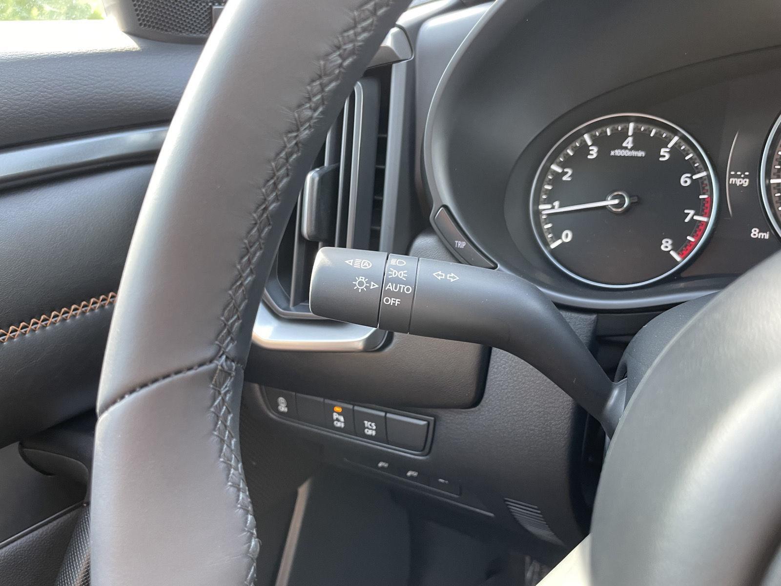 Vehicle photo 15