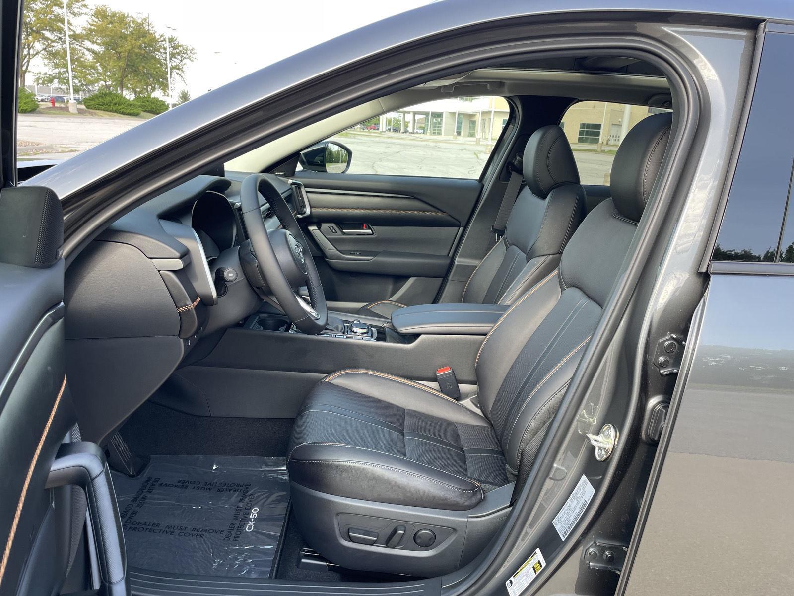 Vehicle photo 16