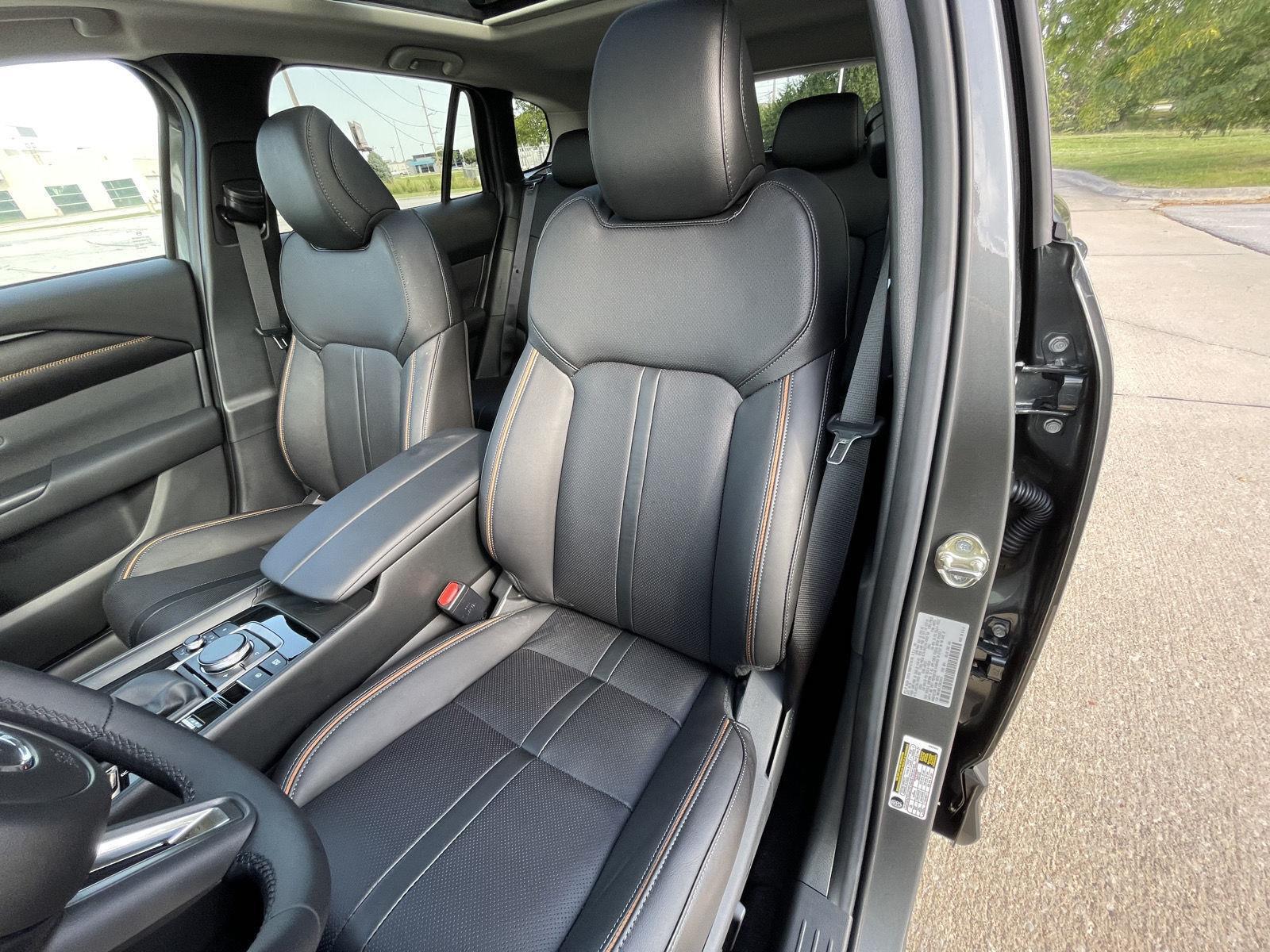 Vehicle photo 17