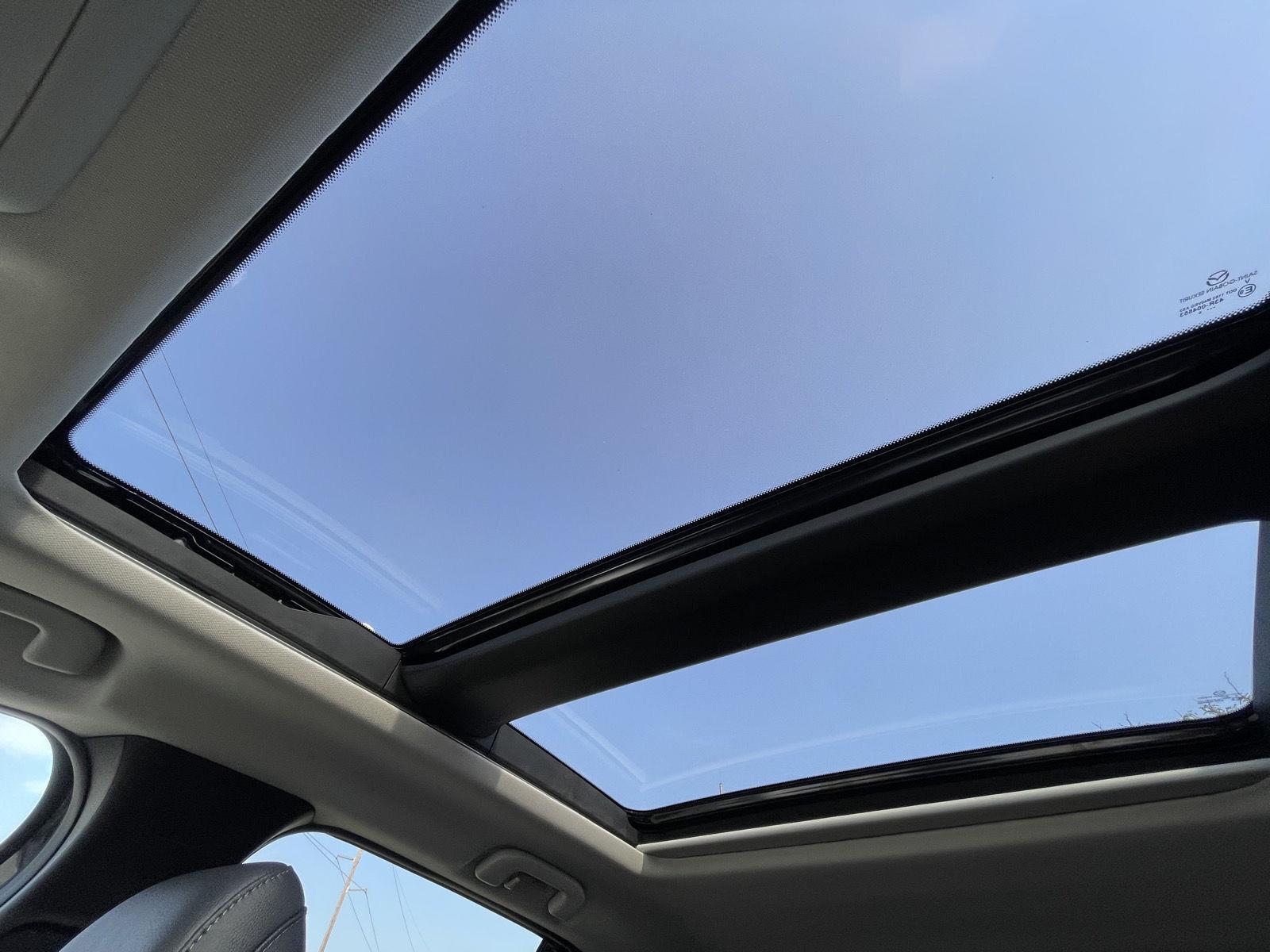 Vehicle photo 21