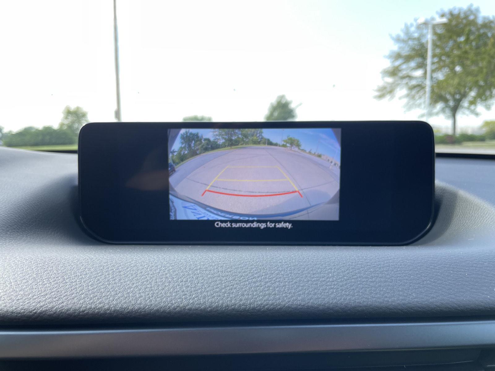 Vehicle photo 23