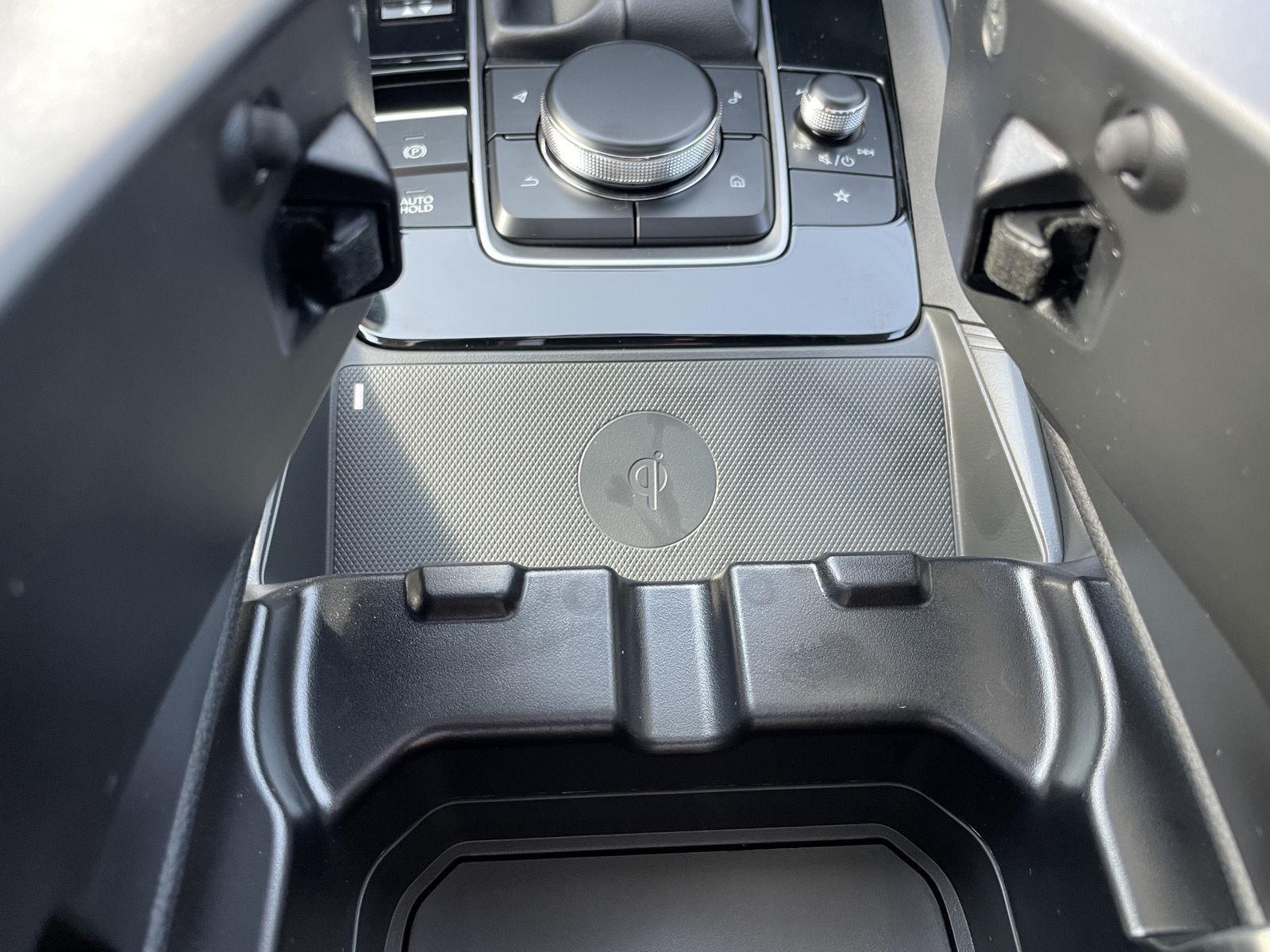 Vehicle photo 30