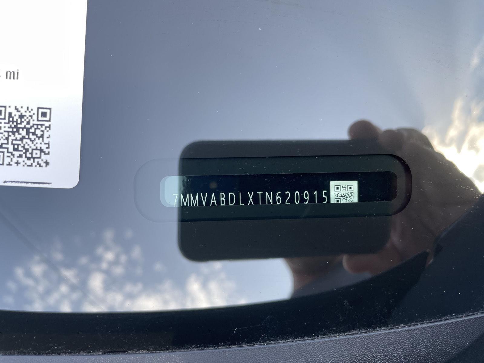 Vehicle photo 33