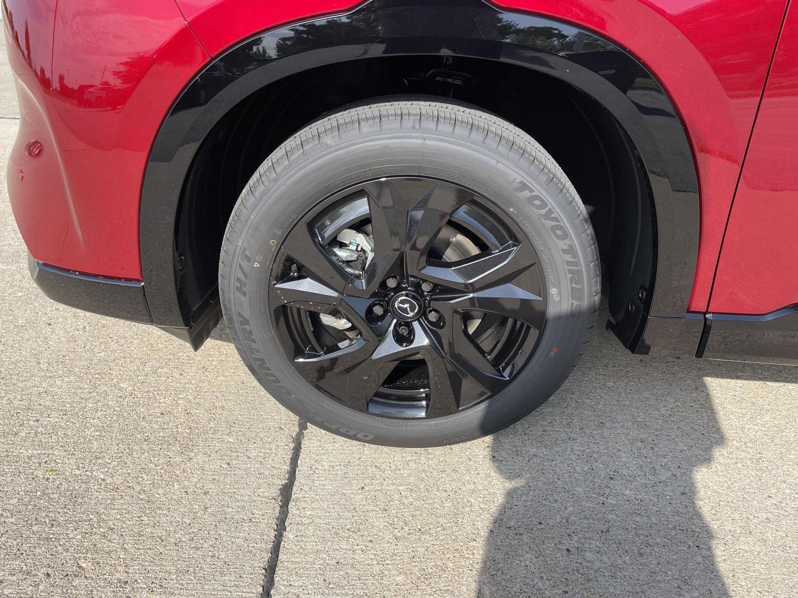 Vehicle photo 10