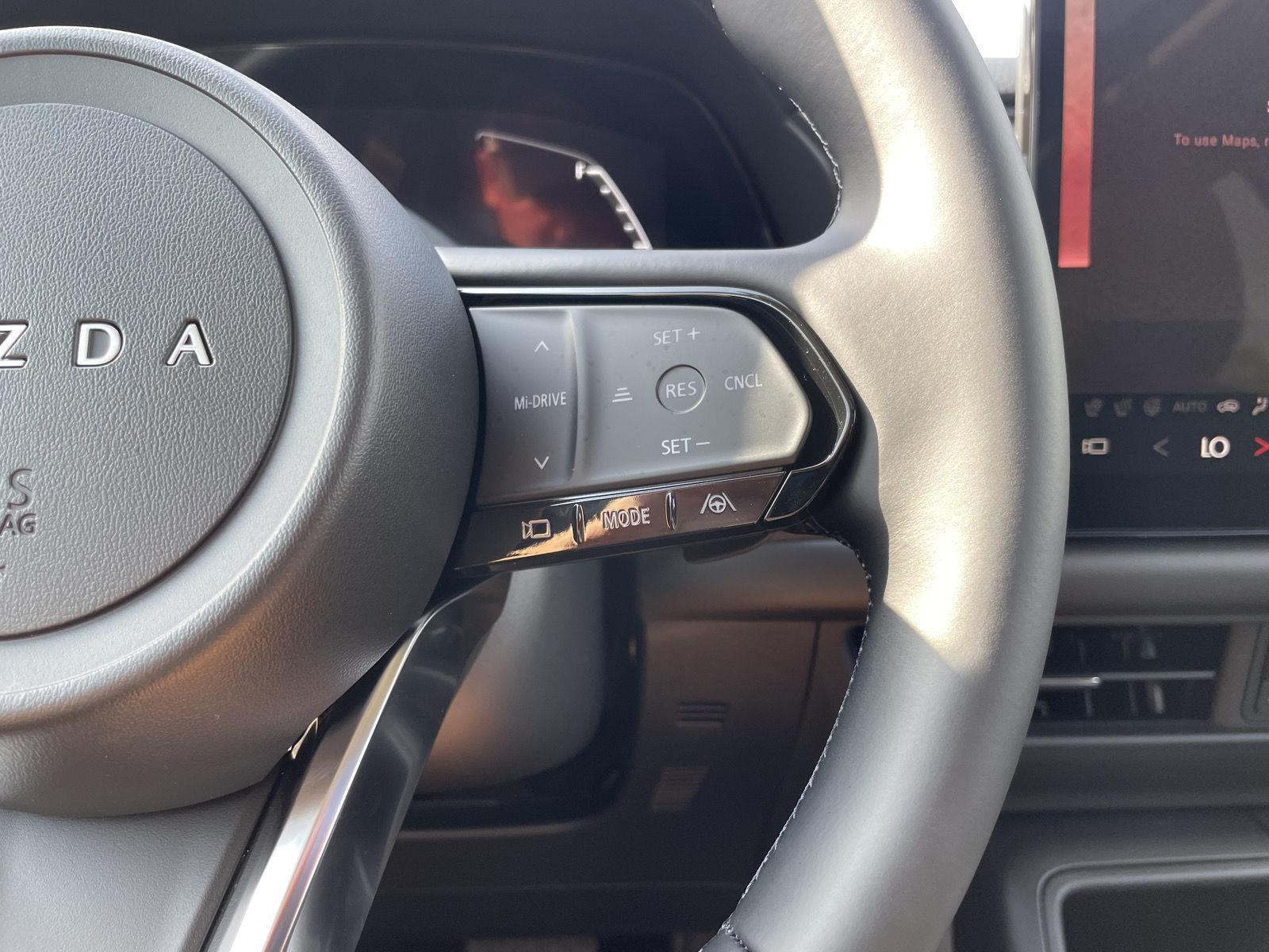 Vehicle photo 13